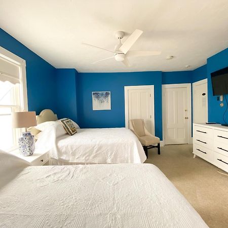 By The Sea Guests Bed & Breakfast And Suites 데니스 포트 객실 사진