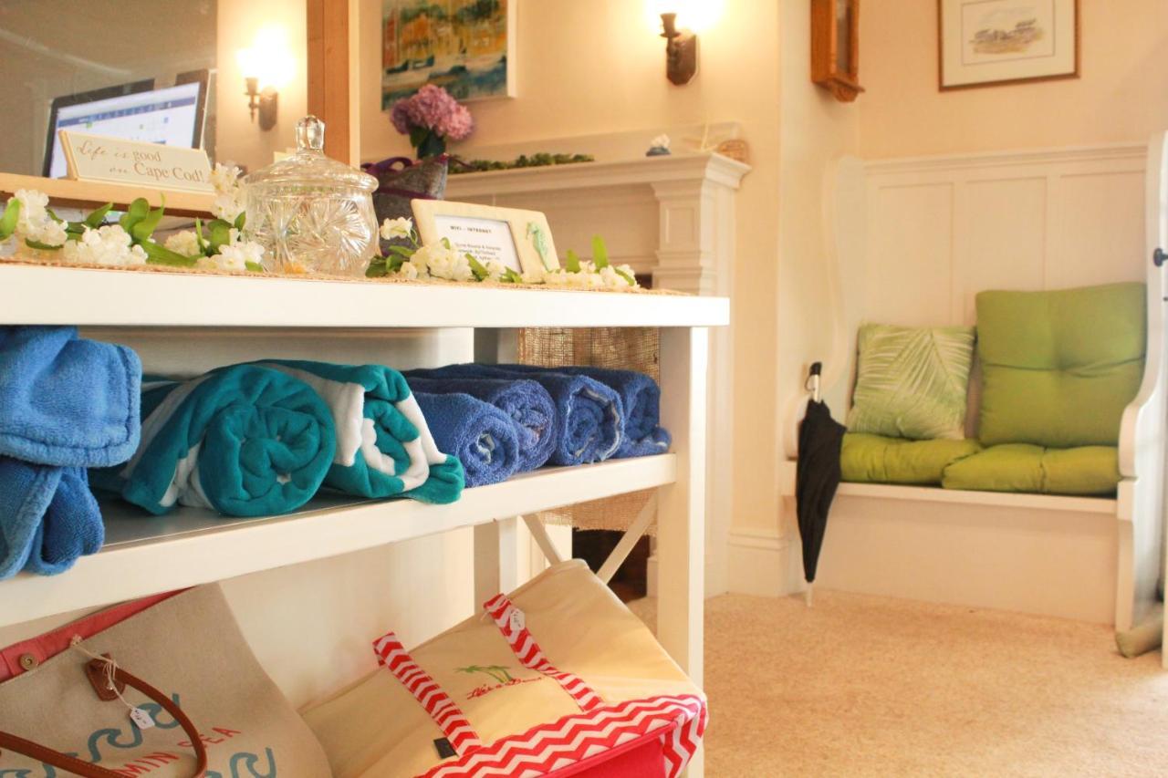 By The Sea Guests Bed & Breakfast And Suites 데니스 포트 외부 사진