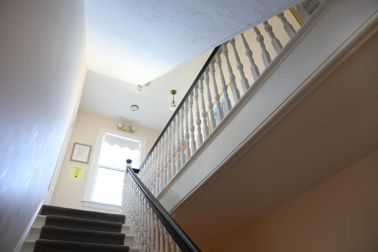 By The Sea Guests Bed & Breakfast And Suites 데니스 포트 외부 사진