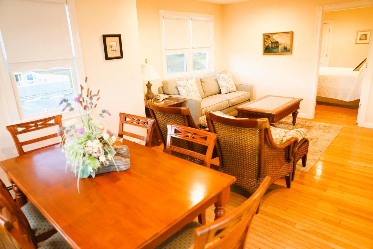 By The Sea Guests Bed & Breakfast And Suites 데니스 포트 객실 사진