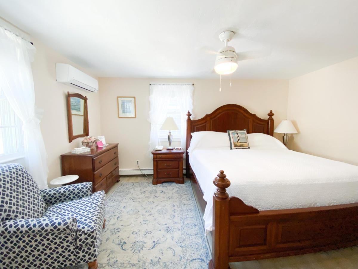 By The Sea Guests Bed & Breakfast And Suites 데니스 포트 외부 사진