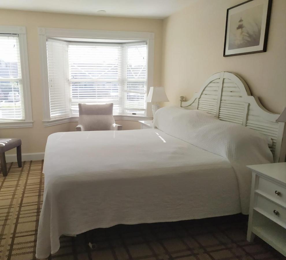 By The Sea Guests Bed & Breakfast And Suites 데니스 포트 외부 사진