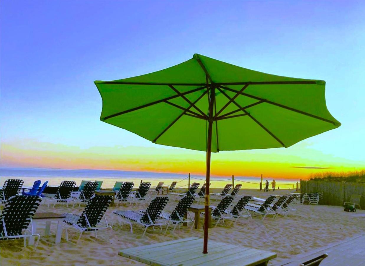 By The Sea Guests Bed & Breakfast And Suites 데니스 포트 외부 사진