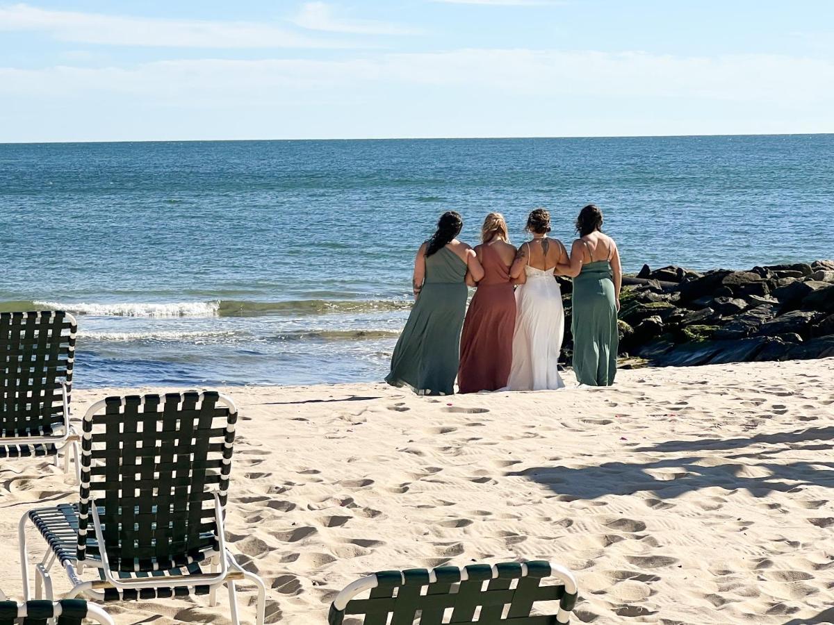 By The Sea Guests Bed & Breakfast And Suites 데니스 포트 외부 사진