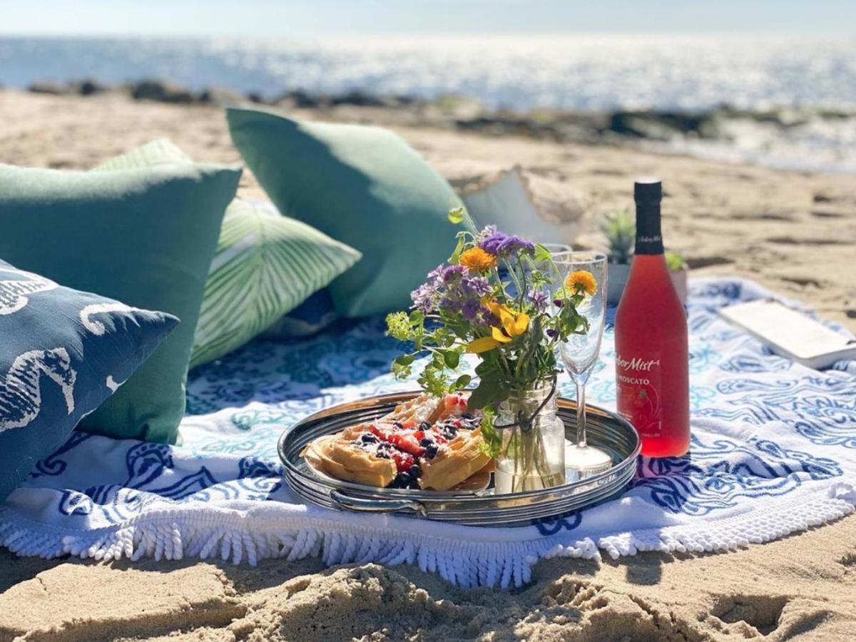 By The Sea Guests Bed & Breakfast And Suites 데니스 포트 외부 사진