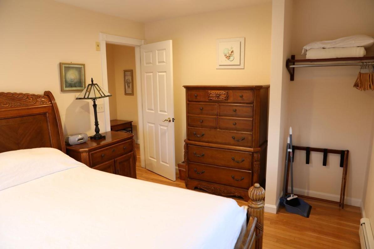 By The Sea Guests Bed & Breakfast And Suites 데니스 포트 객실 사진