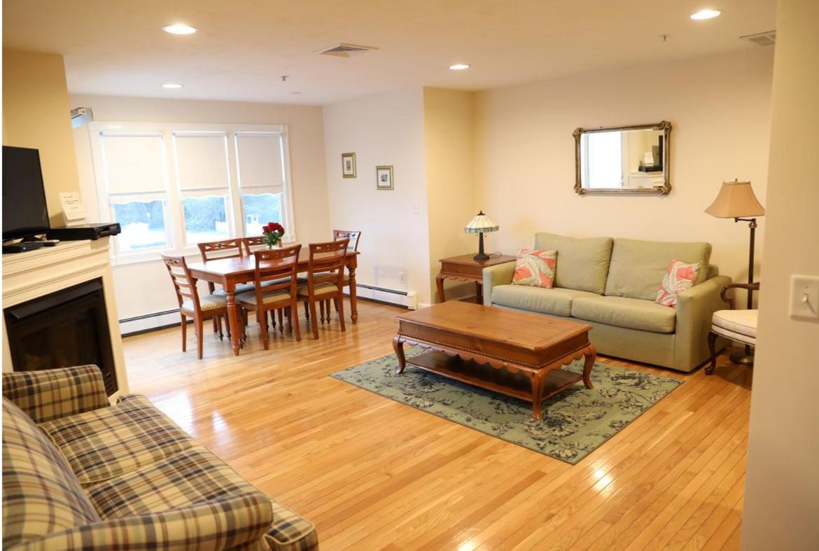 By The Sea Guests Bed & Breakfast And Suites 데니스 포트 객실 사진